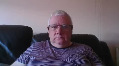 Snapshot of springtine chatting on July 2, 10:10 am springtine online show from July 2, 10:10 am