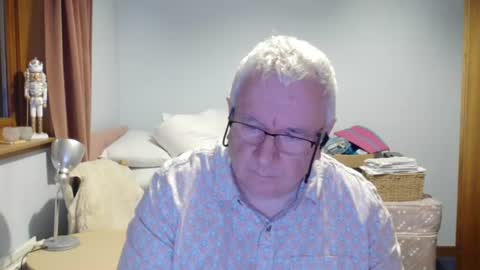 Snapshot of springtine chatting on July 12, 11:51 pm springtine online show from July 12, 11:51 pm