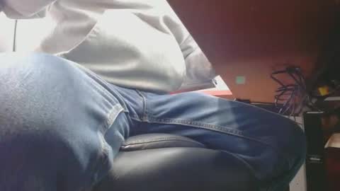 Snapshot of squirrelly82 chatting on April 7, 9:15 pm make me cum c2c talk to me online show from April 7, 9:15 pm