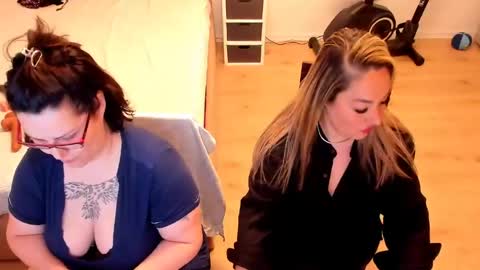 Kim online show from May 31, 1:07 pm