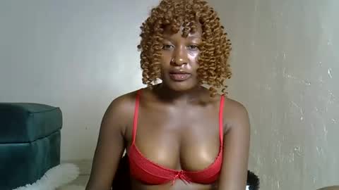 Snapshot of squirting_freak01 chatting on October 24, 9:33 pm squirting_freak01 online show from October 24, 9:33 pm
