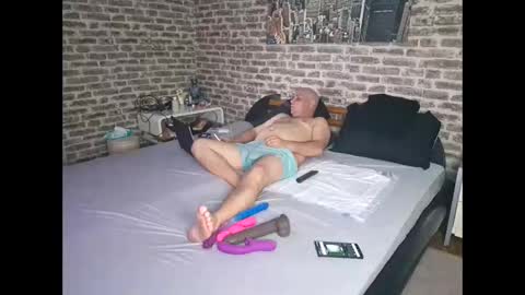 Snapshot of squirtpassion1 chatting on April 10, 8:24 pm squirtpassion1 online show from April 10, 8:24 pm