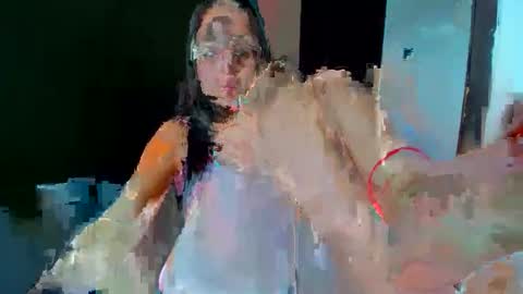 Snapshot of squirttati33 chatting on February 7, 3:30 pm Tati online show from February 7, 3:30 pm