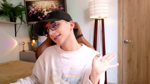 sr_evann online show from March 12, 4:46 pm