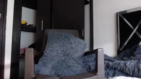 Snapshot of srta_fox chatting on February 10, 2:32 pm Srta. Fox online show from February 10, 2:32 pm