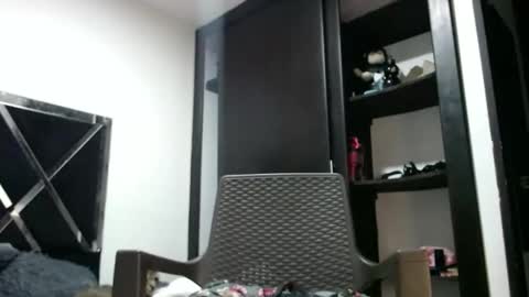 Snapshot of srta_fox chatting on February 14, 10:56 am Srta. Fox online show from February 14, 10:56 am