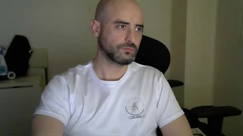 Snapshot of srtramposo chatting on February 16, 6:04 pm srtramposo online show from February 16, 6:04 pm