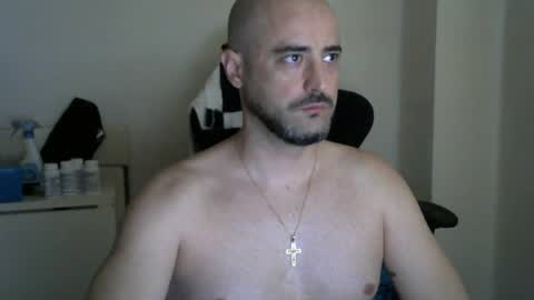 Snapshot of srtramposo chatting on July 15, 11:15 am srtramposo online show from July 15, 11:15 am