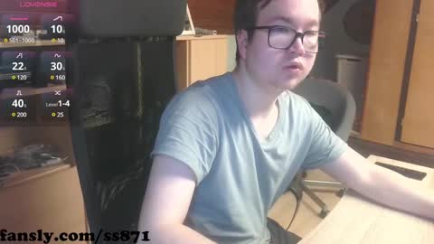 Snapshot of ss871 chatting on February 15, 8:11 am florian online show from February 15, 8:11 am