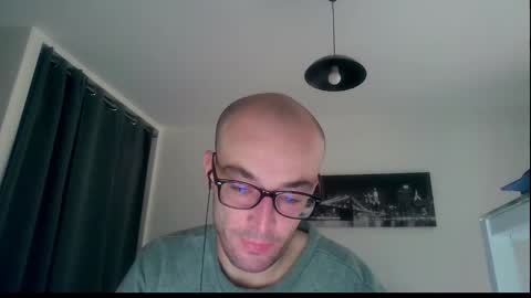 Snapshot of ssenzo chatting on December 23, 2:17 pm ssenzo online show from December 23, 2:17 pm