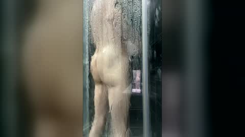 Snapshot of st0ney00123 chatting on December 21, 4:14 pm Hard all day online show from December 21, 4:14 pm