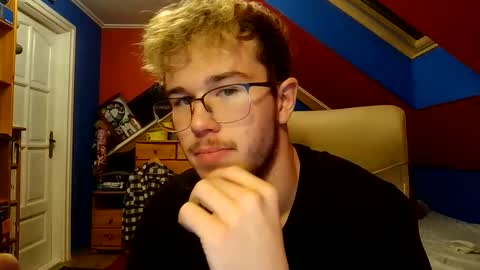 st1eve online show from December 2, 7:42 pm