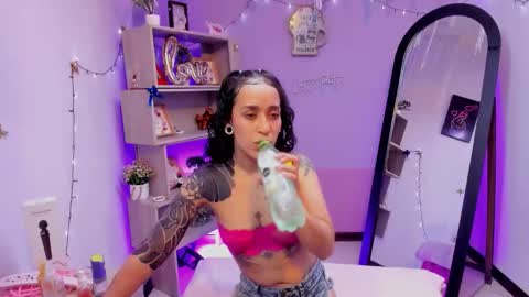 Stacey lee online show from February 20, 8:09 pm