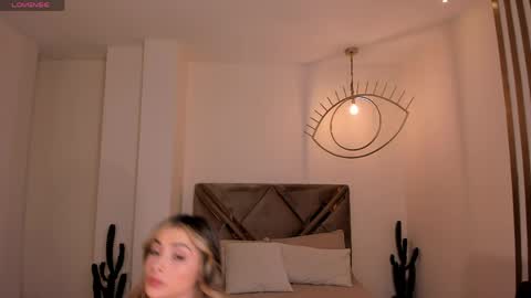 Stacy Woods online show from May 4, 11:50 am