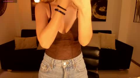 Stacy Woods online show from May 23, 10:52 am