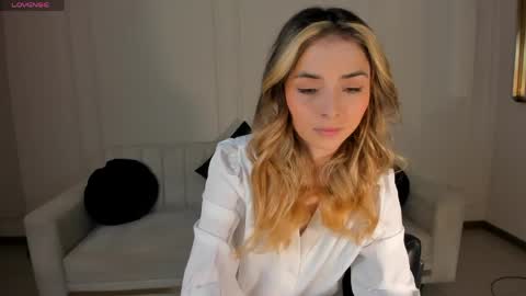 Stacy Woods online show from May 28, 10:56 am