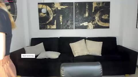 Snapshot of staceywood_ chatting on July 5, 10:55 am Stacy Woods online show from July 5, 10:55 am