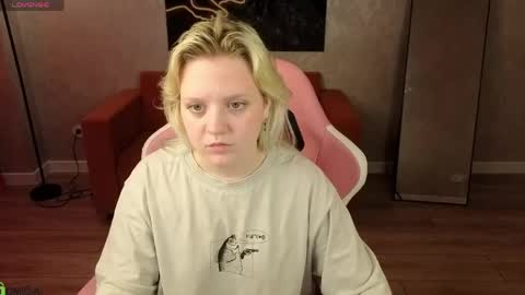 Snapshot of stacy_allenn chatting on May 29, 9:18 am Stacy allenn online show from May 29, 9:18 am