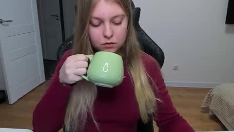 Stacy  online show from February 6, 2:42 pm