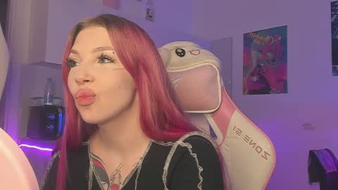 Snapshot of stacy_quinst chatting on January 22, 9:43 pm Stacy online show from January 22, 9:43 pm