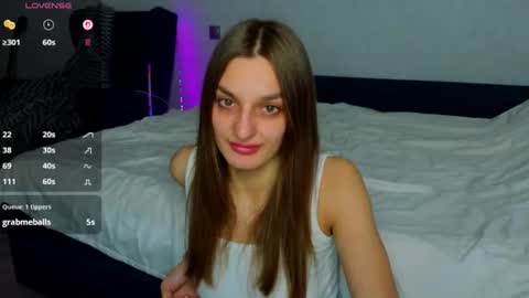 Sexy lips online show from June 26, 10:03 pm