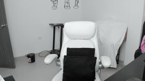 Zulma Yisset online show from March 1, 2:24 am