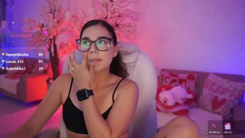 stacycooper_ online show from May 5, 7:00 pm