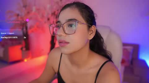 stacycooper_ online show from May 11, 7:22 pm