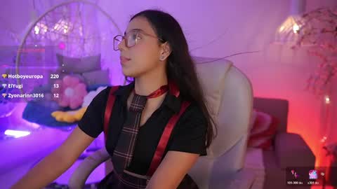 stacycooper_ online show from May 13, 7:11 pm