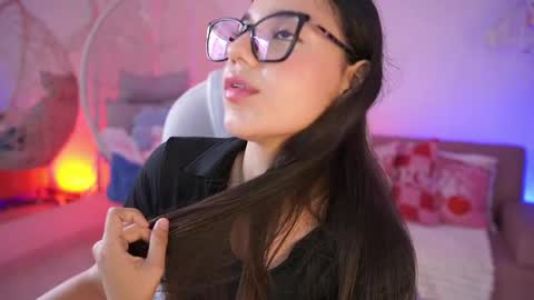 stacycooper_ online show from May 21, 7:10 pm