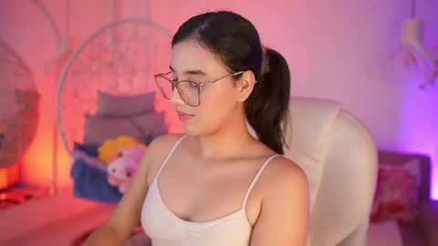 stacycooper_ online show from May 28, 7:11 pm