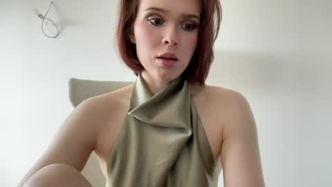 Snapshot of stacyluxxe chatting on July 6, 10:23 am Stacy online show from July 6, 10:23 am