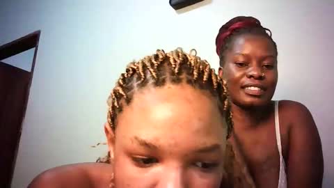 Snapshot of stacyweet chatting on October 24, 8:49 pm Stacysweet chocolate online show from October 24, 8:49 pm