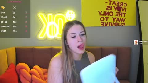 Stacy online show from April 11, 1:43 am