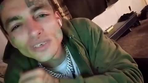 Straightupdownbad online show from April 3, 4:32 am