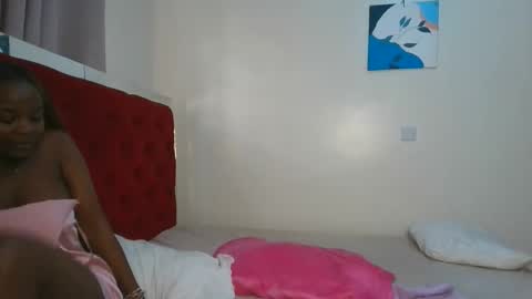 Snapshot of stargirl_lia chatting on March 18, 8:50 am lia online show from March 18, 8:50 am