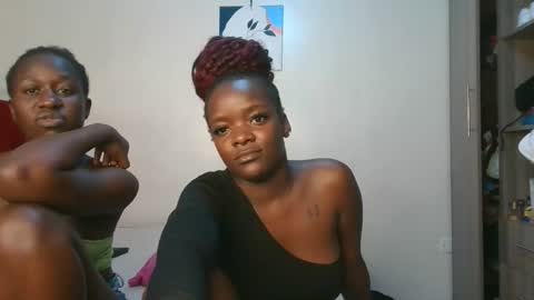 Snapshot of stargirl_lia chatting on March 31, 10:54 pm lia online show from March 31, 10:54 pm