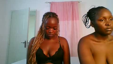 Snapshot of stargirl_lia chatting on May 4, 12:34 pm lia online show from May 4, 12:34 pm
