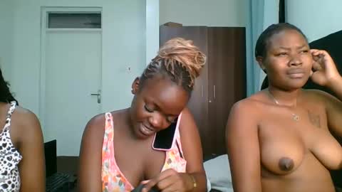 Snapshot of stargirl_lia chatting on May 15, 6:26 pm lia online show from May 15, 6:26 pm