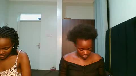 Snapshot of stargirl_lia chatting on May 17, 6:48 pm lia online show from May 17, 6:48 pm