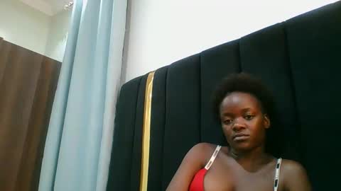 Snapshot of stargirl_lia chatting on May 18, 4:07 am lia online show from May 18, 4:07 am