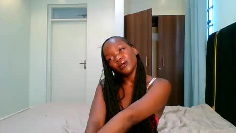 Snapshot of stargirl_lia chatting on May 21, 11:06 am lia online show from May 21, 11:06 am