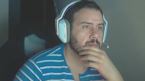 Snapshot of stark_86 chatting on February 23, 7:07 pm stark_86 online show from February 23, 7:07 pm