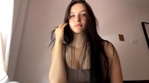 Lola online show from June 19, 10:19 am