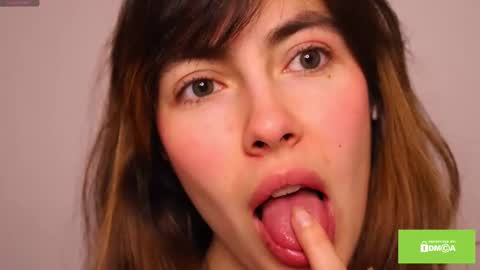 Snapshot of starlace_ chatting on October 25, 2:30 am Nina online show from October 25, 2:30 am