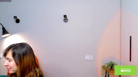 Snapshot of starlace_ chatting on November 9, 3:05 am Nina online show from November 9, 3:05 am