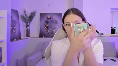 Snapshot of starlight_madison chatting on February 20, 2:19 am Madison online show from February 20, 2:19 am