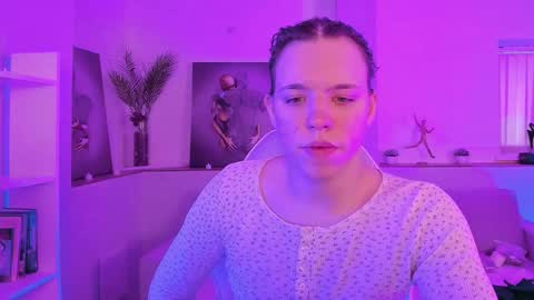 Snapshot of starlight_madison chatting on February 25, 2:10 am Madison online show from February 25, 2:10 am