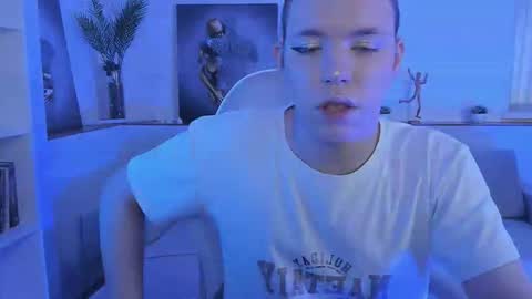 Snapshot of starlight_madison chatting on March 2, 2:03 am Madison online show from March 2, 2:03 am