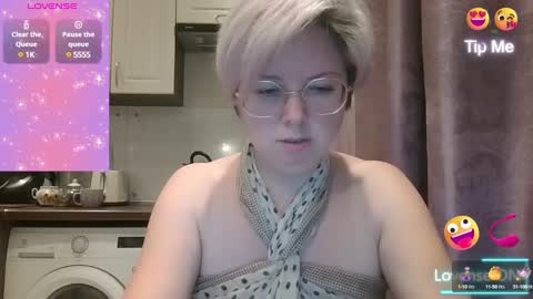 Snapshot of stasya_07 chatting on December 9, 7:50 pm Stasya online show from December 9, 7:50 pm